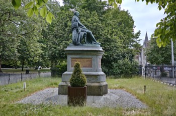  STATUE OF LORD ARDILAUN IN ST STEPHENS GREEN DUBLIN 