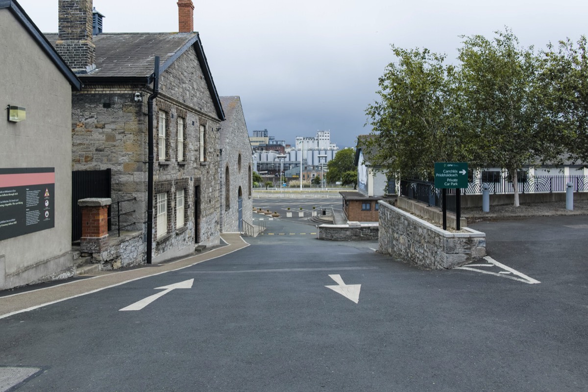 NATIONAL MUSEUM OF IRELAND - DECORATIVE ARTS AND HISTORY 001