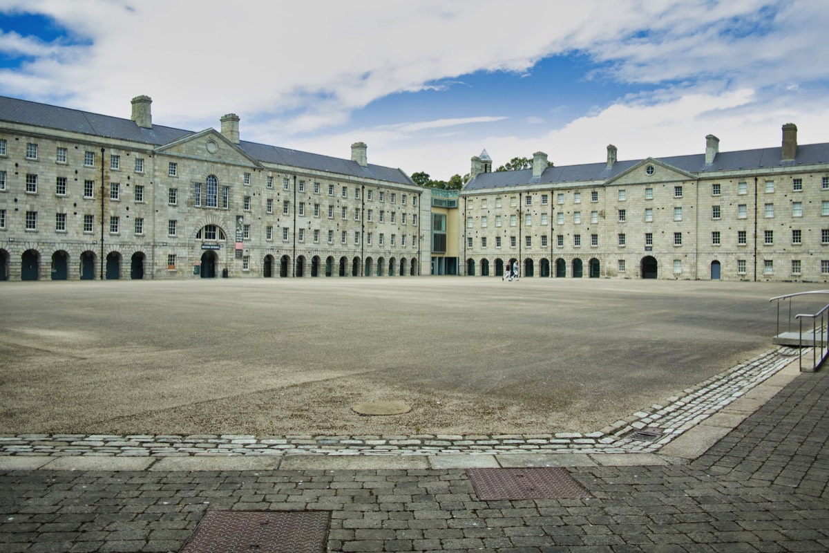 NATIONAL MUSEUM OF IRELAND - DECORATIVE ARTS AND HISTORY 019