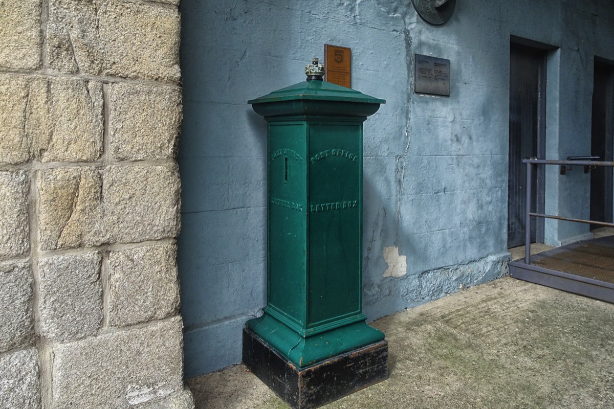 ASHWORTH PILLAR BOX - ONLY SURVIVING EXAMPLE  003