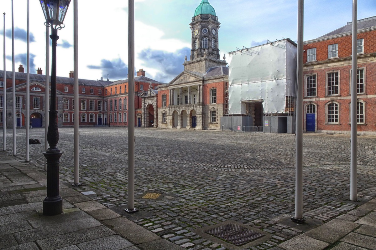 DUBLIN CASTLE IS LIKE A GHOST CASTLE - WHERE HAVE ALL THE PEOPLE GONE  006