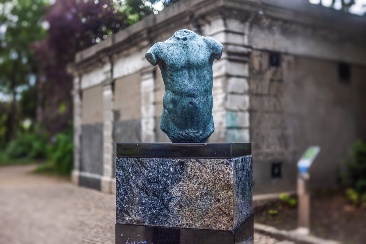 THE THREE ELEMENTS TO THE OSCAR WILDE SCULPTURE BY DANNY OSBORNE  - MERRION SQUARE PUBLIC PARK  007