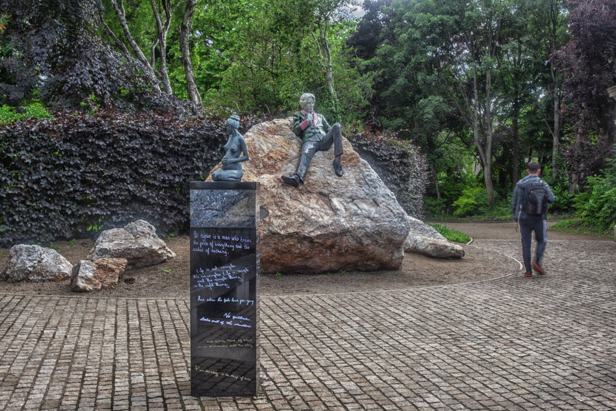 THE THREE ELEMENTS TO THE OSCAR WILDE SCULPTURE BY DANNY OSBORNE  - MERRION SQUARE PUBLIC PARK  012