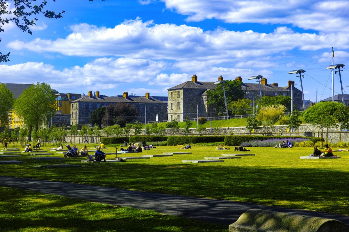 HISTORIC PUBLIC PARK - WOLFE TONE QUAY 003