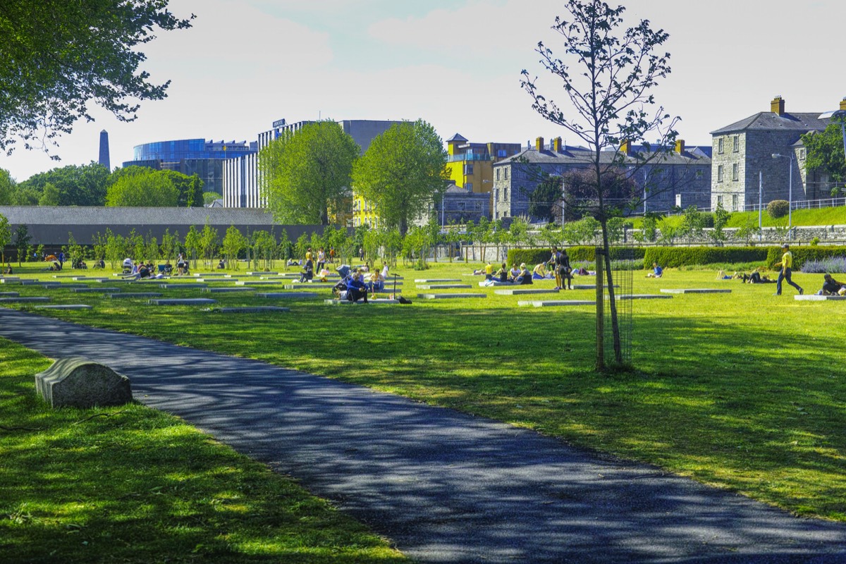 HISTORIC PUBLIC PARK - WOLFE TONE QUAY 005