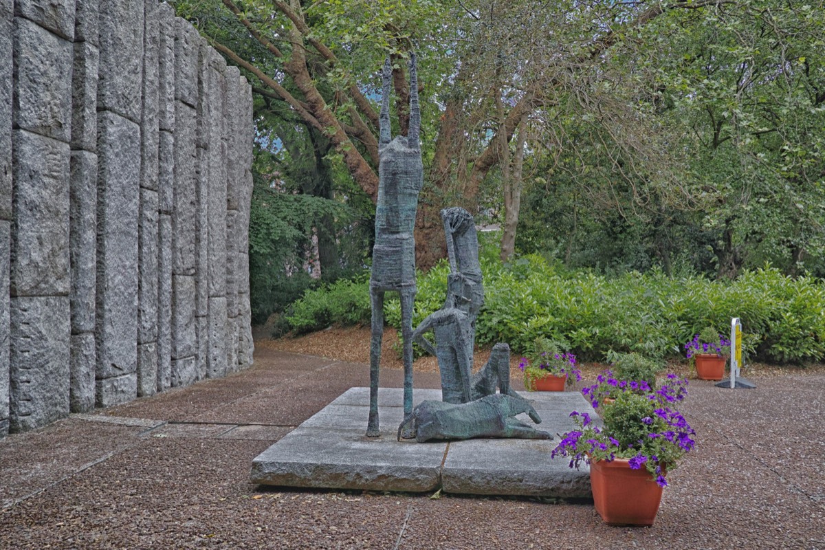 SCULPTURE BY EDWARD DELANEY 001