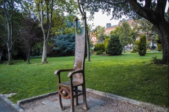  THE JOKER'S CHAIR AN APPROPRIATE MEMORIAL TO DERMOT MORGAN AKA FATHER TED  