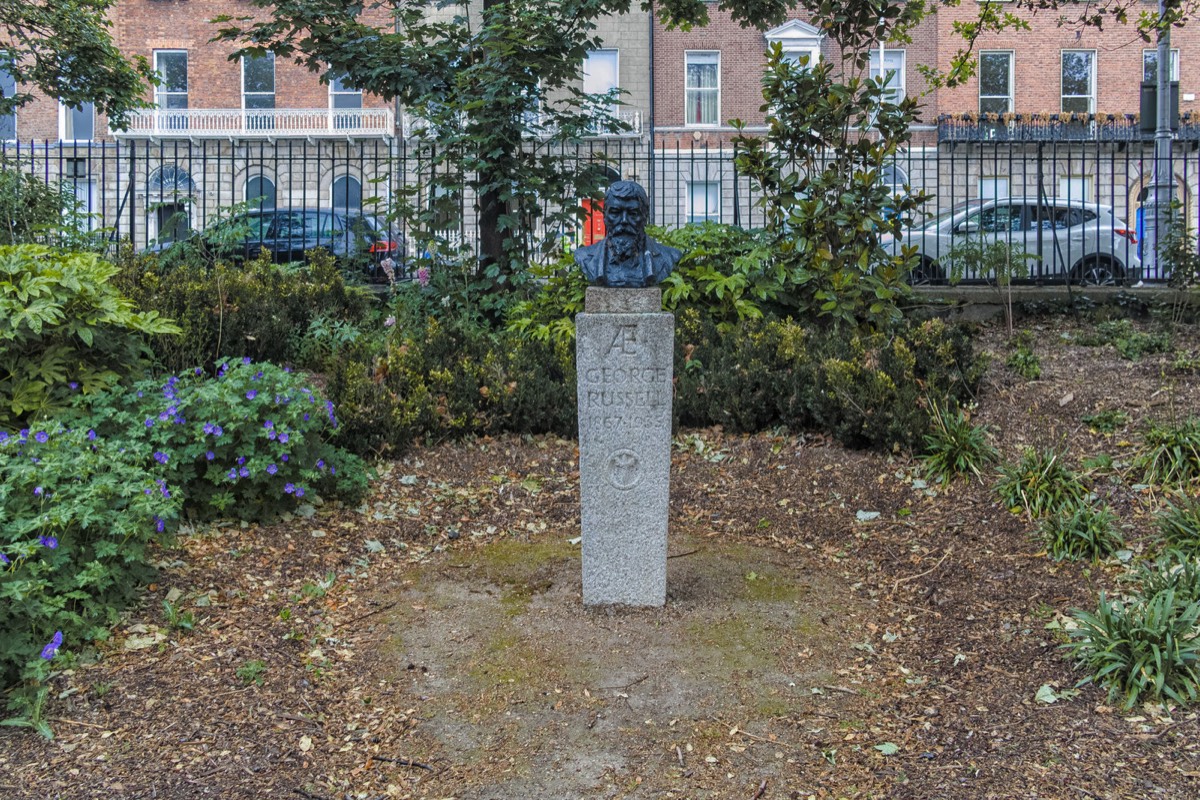 GEORGE WILLIAM RUSSELL Æ  -  MERRION SQUARE PUBLIC PARK 001