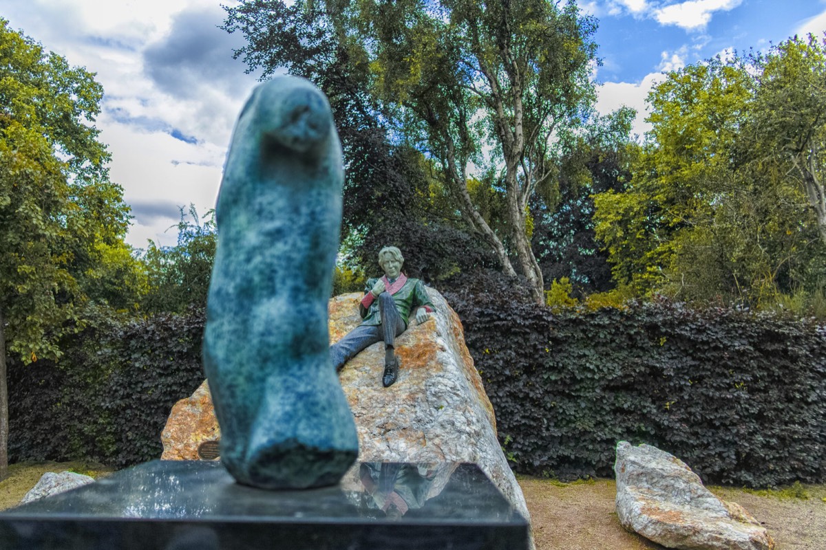 OSCAR WILDE SCULPTURE BY DANNY OSBORNE - THREE ELEMENTS 007