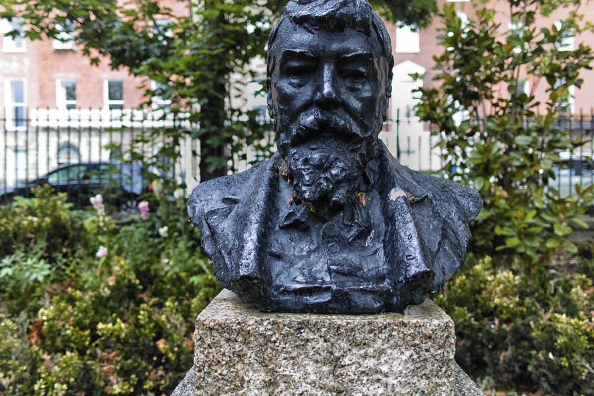 GEORGE WILLIAM RUSSELL Æ  -  MERRION SQUARE PUBLIC PARK 002