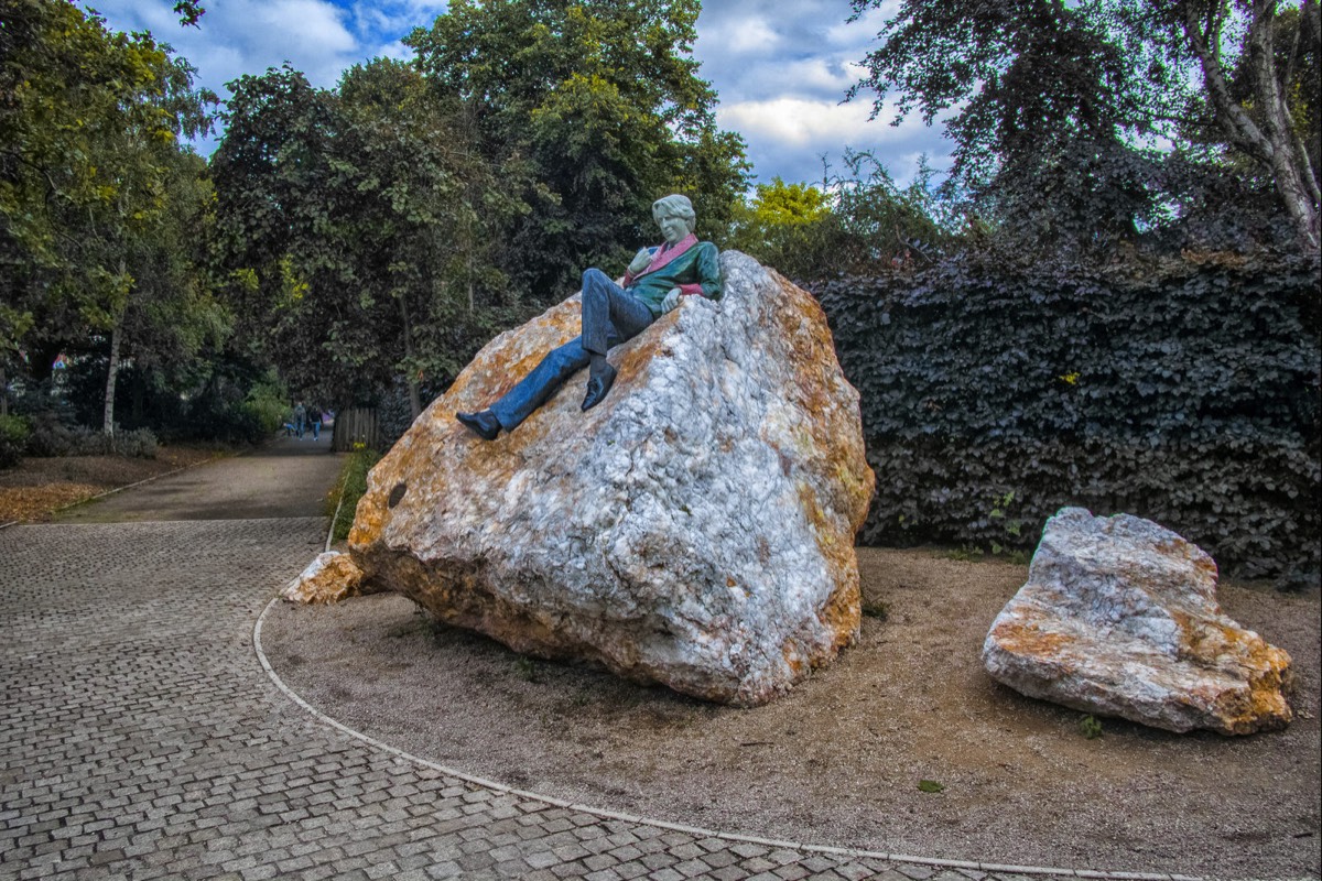 OSCAR WILDE SCULPTURE BY DANNY OSBORNE - THREE ELEMENTS 010