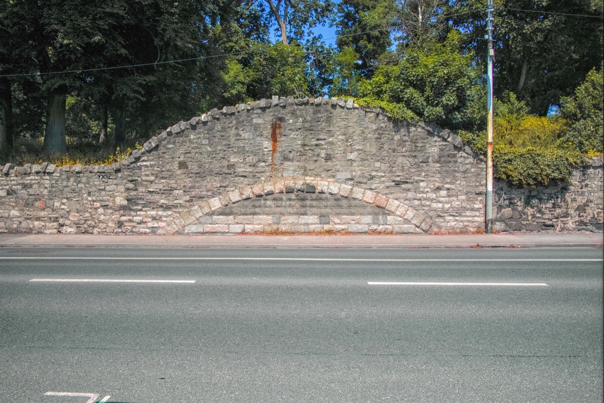 ENTRANCE TO THE PHOENIX PARK TUNNEL - PASSING UNDER CONYNGHAM ROAD 002