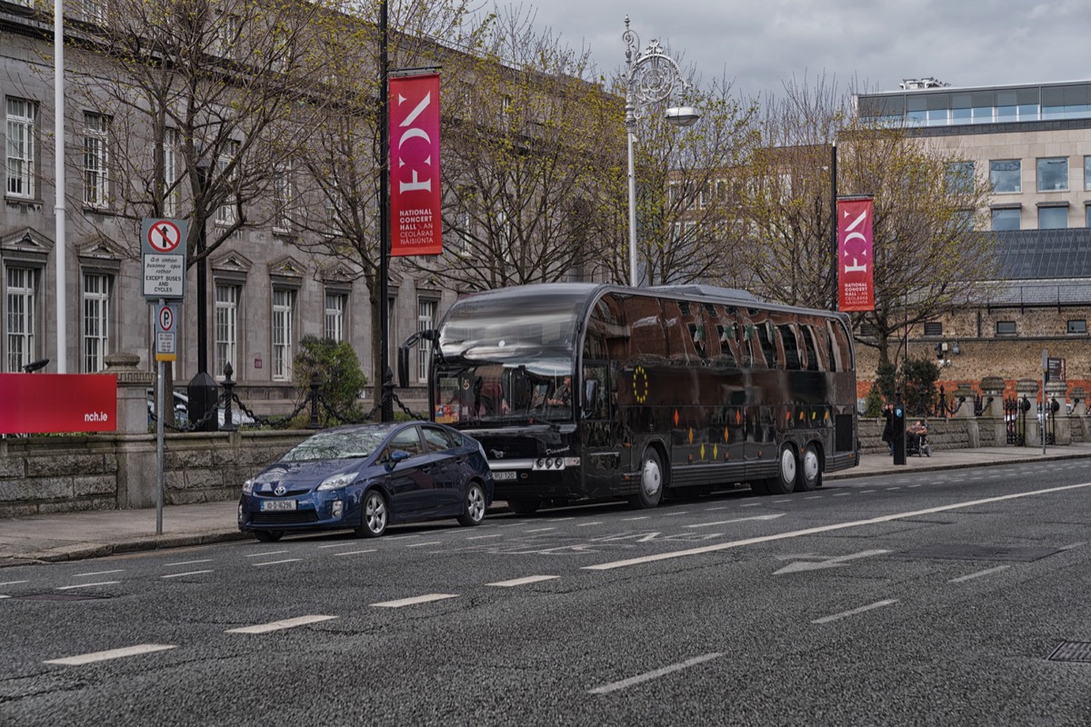 BLACK BUS OUTSIDE THE NATIONAL CONCERT HALL - EARLSFORT TERRACE 004