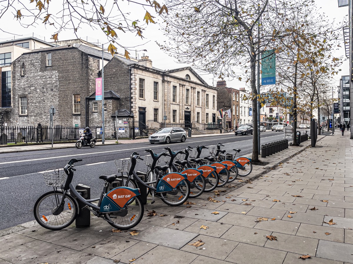 DUBLINBIKES DOCKING STATION 32 ON PEARSE STREET 003