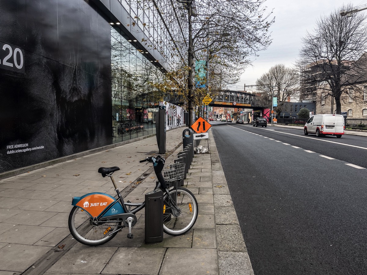 DUBLINBIKES DOCKING STATION 32 ON PEARSE STREET 005