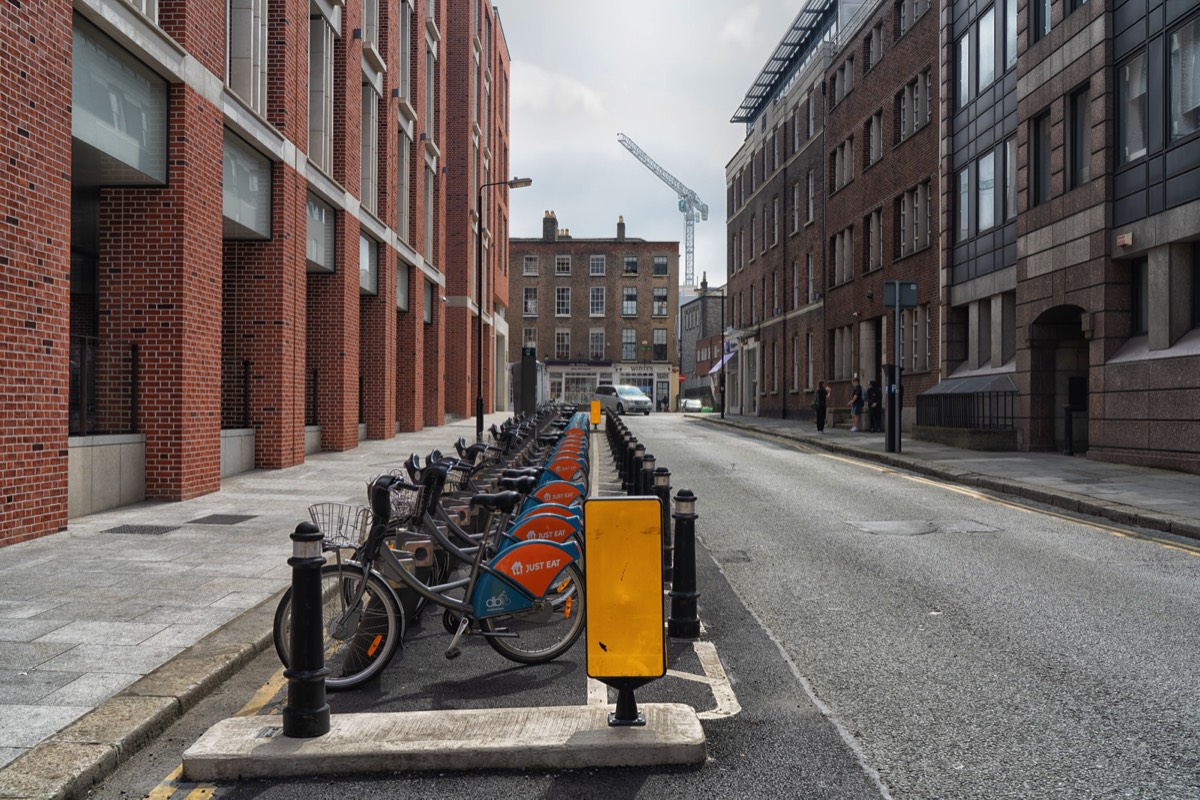 DUBLINBIKES DOCKING STATION 98 - SOUTH FREDERICK STREET 002