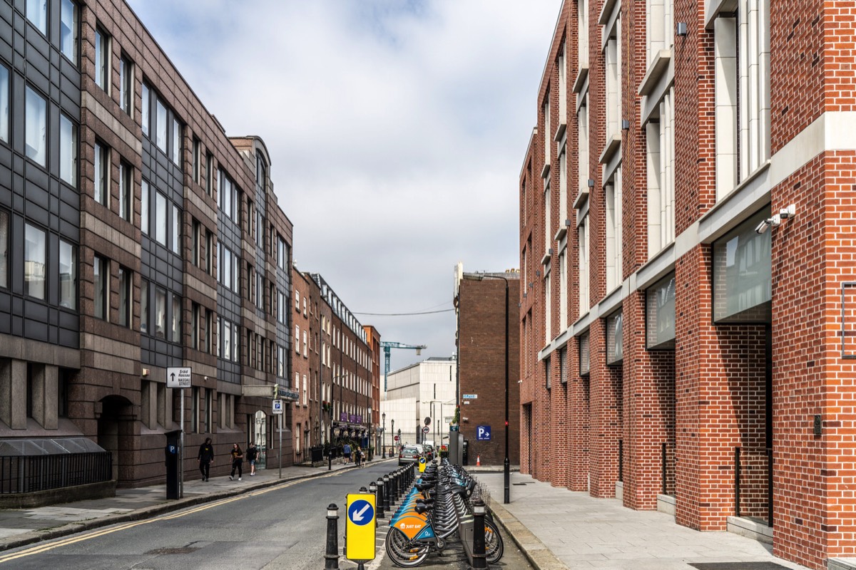 DUBLINBIKES DOCKING STATION 98 - SOUTH FREDERICK STREET 004