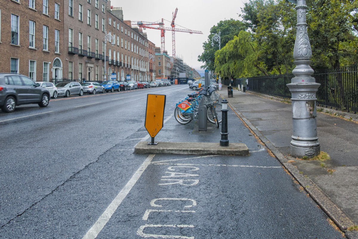 DUBLINBIKES DOCKING STATION 25 - MERRION SQUARE 001