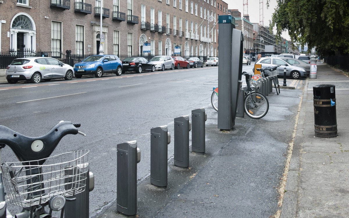 DUBLINBIKES DOCKING STATION 25 - MERRION SQUARE 002