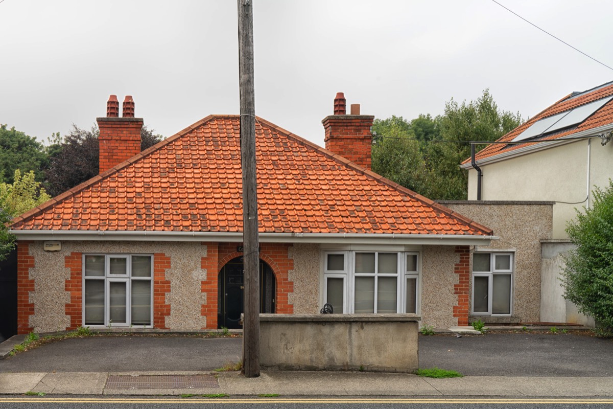 HOUSES AND HOMES ALONG DUNDRUM ROAD 012