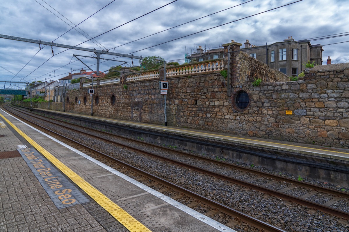 DART TRAIN STATION AT SEAPOINT 001