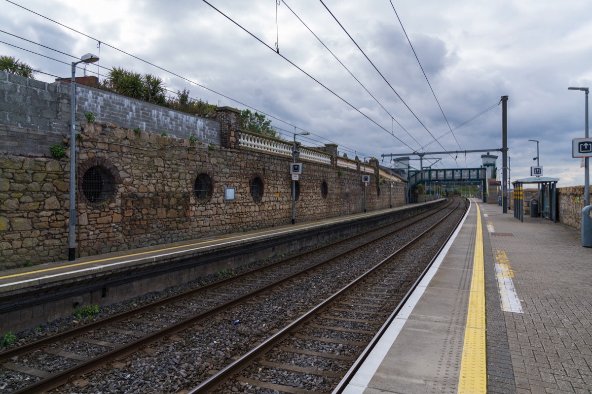 DART TRAIN STATION AT SEAPOINT 008