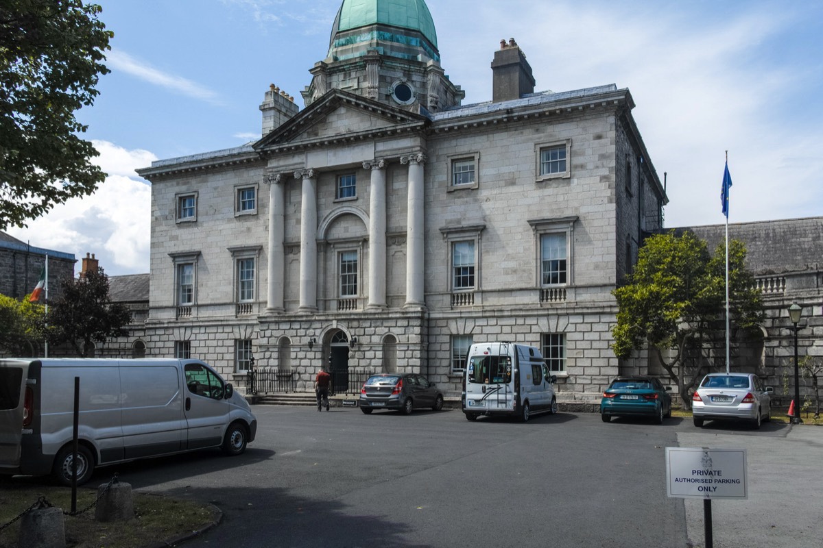 BLACK HALL PLACE  WHERE THE LAW SOCIETY IS BASED  004