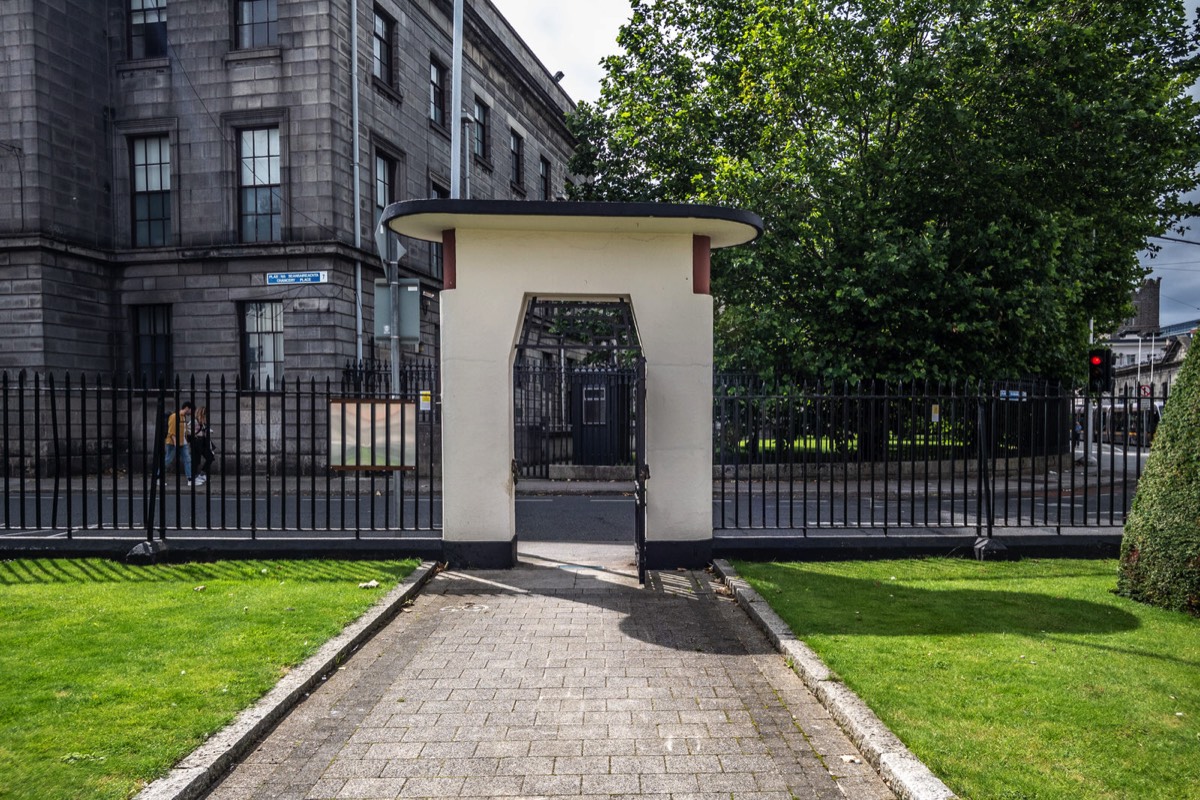 NEAR THE FOUR COURTS LUAS TRAM STOP - CHANCERY PLACE - CHANCERY STREET - WEST CHARLES STREET  009