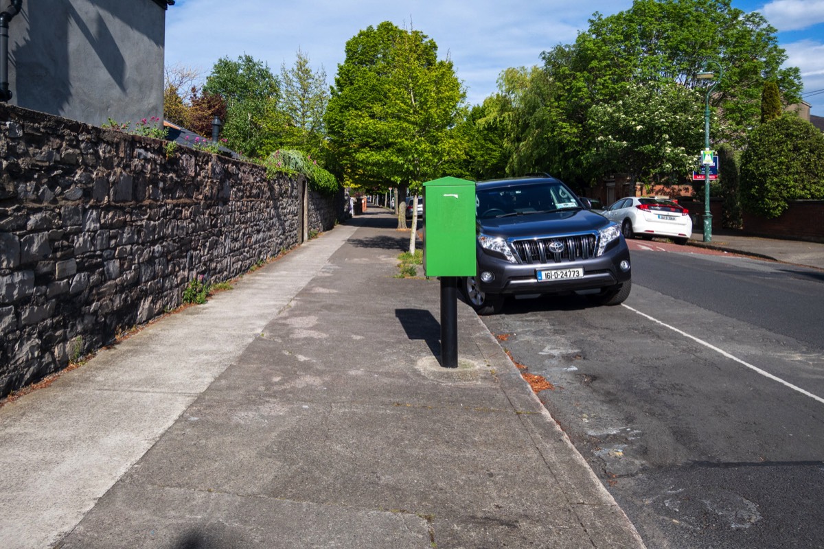 GARVILLE AVENUE CONNECTS BRIGHTON SQUARE TO RATHGAR ROAD 008