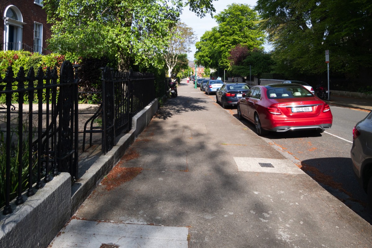 GARVILLE AVENUE CONNECTS BRIGHTON SQUARE TO RATHGAR ROAD 009