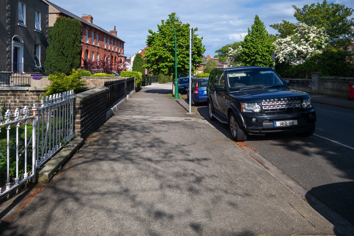 GARVILLE AVENUE CONNECTS BRIGHTON SQUARE TO RATHGAR ROAD 013