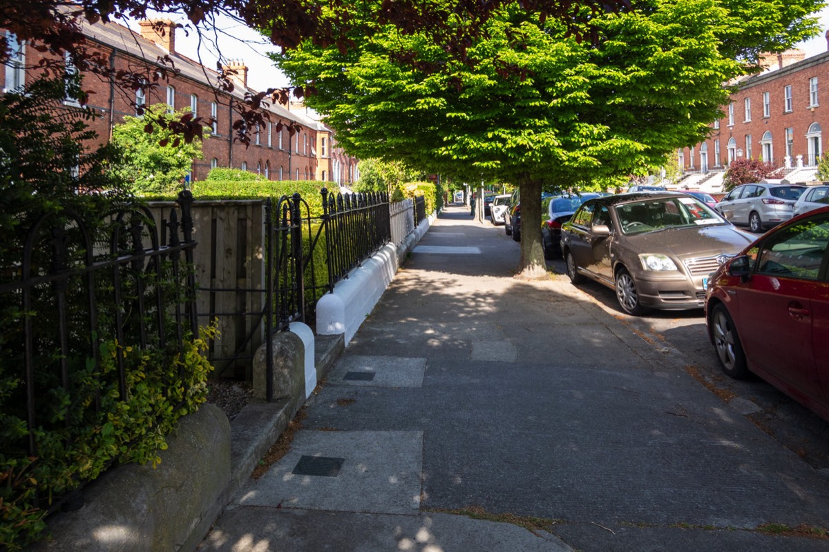 GARVILLE AVENUE CONNECTS BRIGHTON SQUARE TO RATHGAR ROAD 014