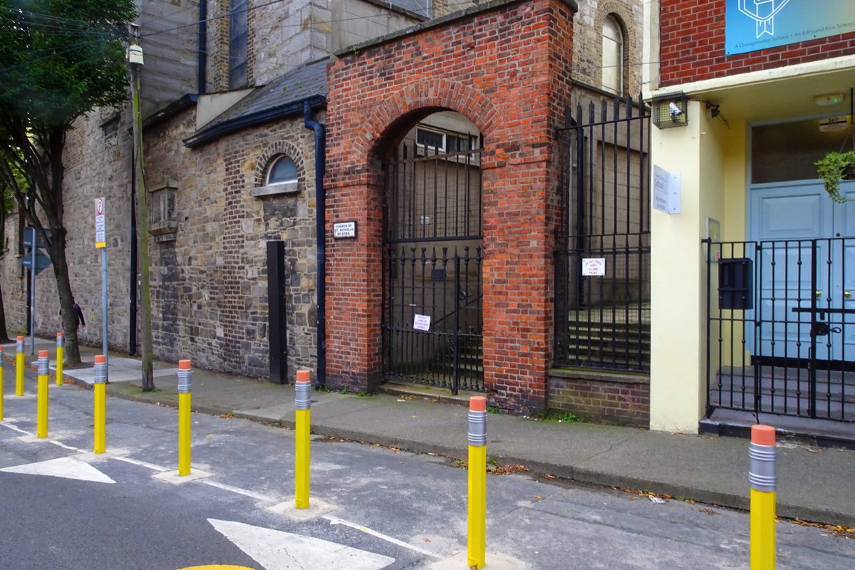 PENCIL SHAPED BOLLARDS  AND THE FRANCIS STREET SCHOOL ZONE  ON JOHN DILLON STREET - ST NICHOLAS PLACE - CLARENCE MANGAN SQUARE 005