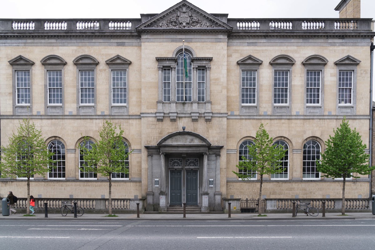 RANDOM IMAGES OF PEARSE STREET APRIL 2017 004