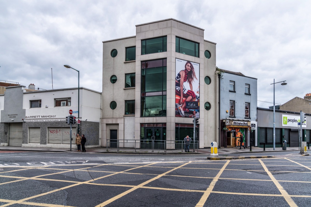 RANDOM IMAGES OF PEARSE STREET APRIL 2017 006