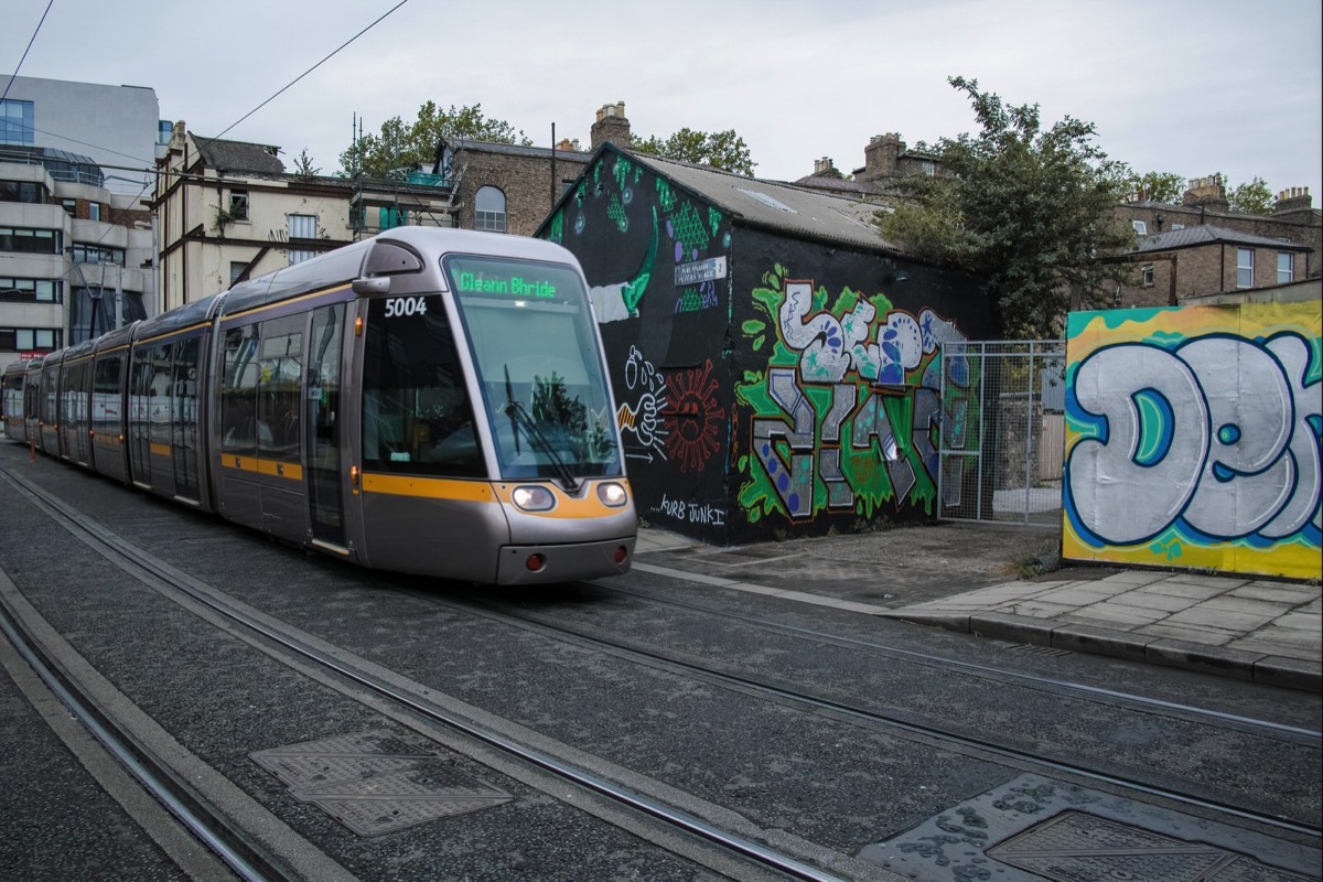 etween Harcourt and Charlemont tram stops the green line Luas turns off Adelaide Road onto Peters Place 007