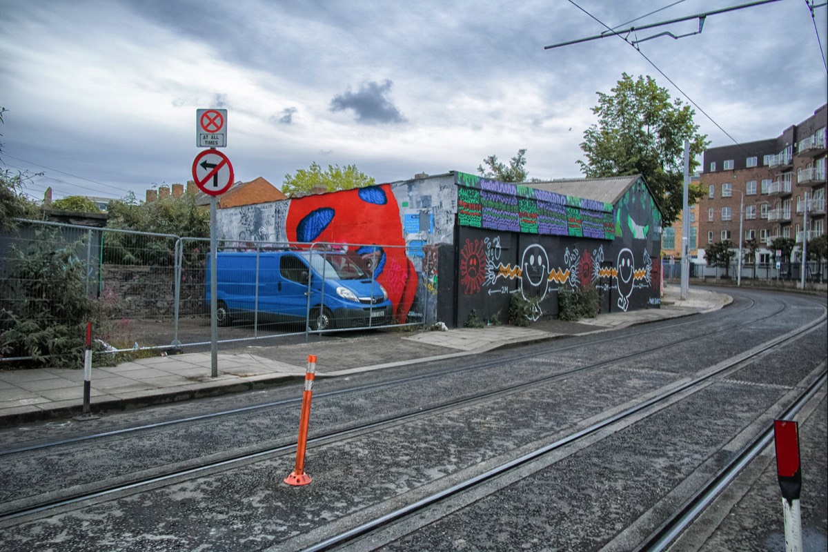 etween Harcourt and Charlemont tram stops the green line Luas turns off Adelaide Road onto Peters Place 009