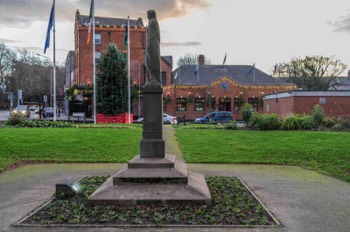  DRUMCONDRA - STATUE 