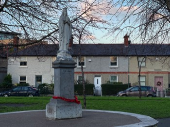  MARIAN STATUE OSCAR SQUARE PUBLIC PARK  IN THE COOMBE 006 