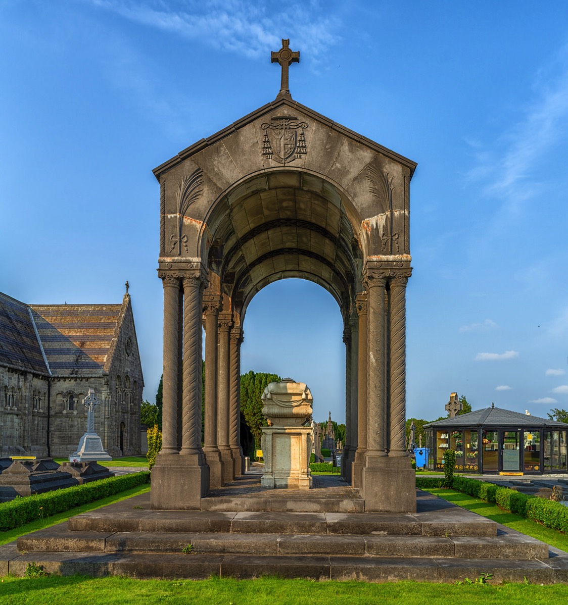 A VISIT TO GLASNEVIN CEMETERY A FEW MINUTES BEFORE IT CLOSED FOR THE DAY 021