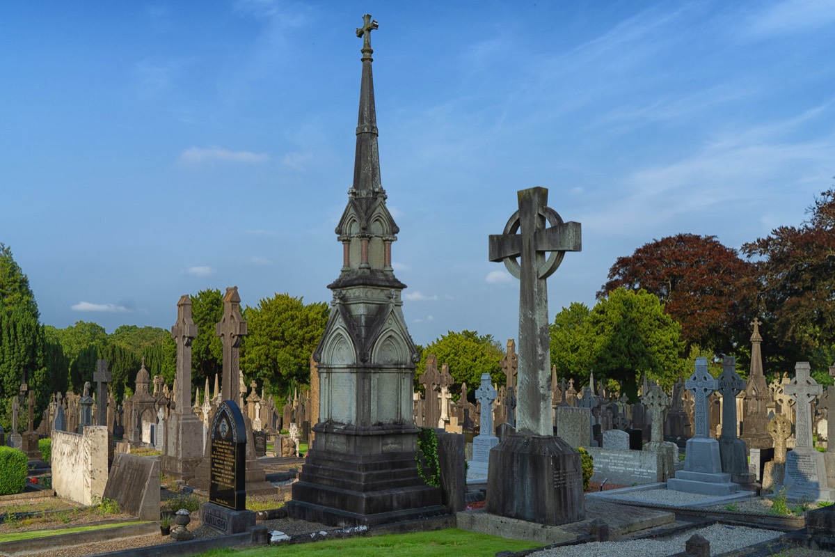 A VISIT TO GLASNEVIN CEMETERY A FEW MINUTES BEFORE IT CLOSED FOR THE DAY 035