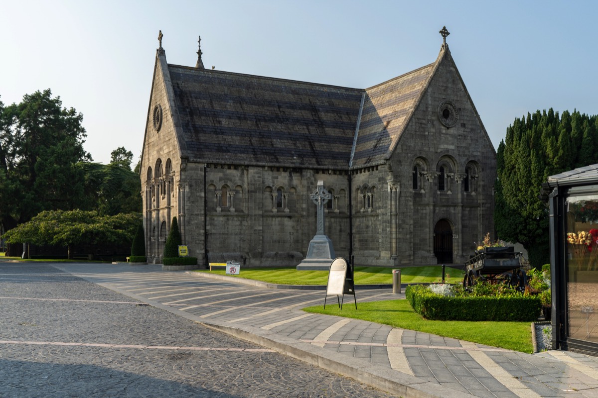 A VISIT TO GLASNEVIN CEMETERY A FEW MINUTES BEFORE IT CLOSED FOR THE DAY 048