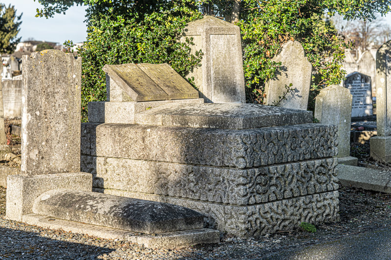 THE DECLINE AND RESTORATION OF A VICTORIAN CEMETERY 159757