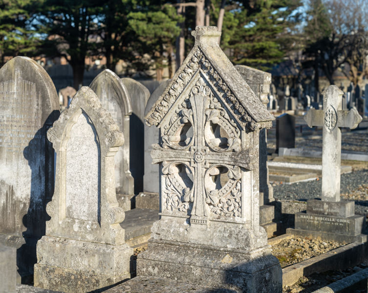 THE DECLINE AND RESTORATION OF A VICTORIAN CEMETERY 159767