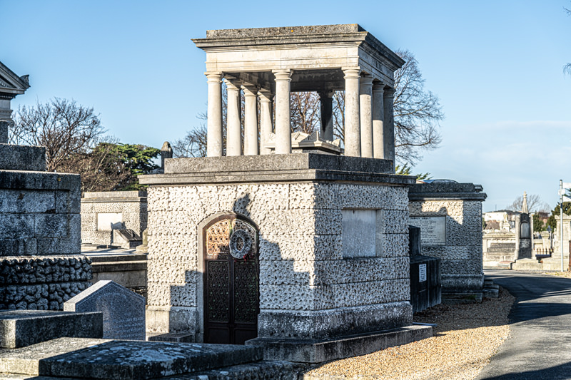 THE DECLINE AND RESTORATION OF A VICTORIAN CEMETERY 159777