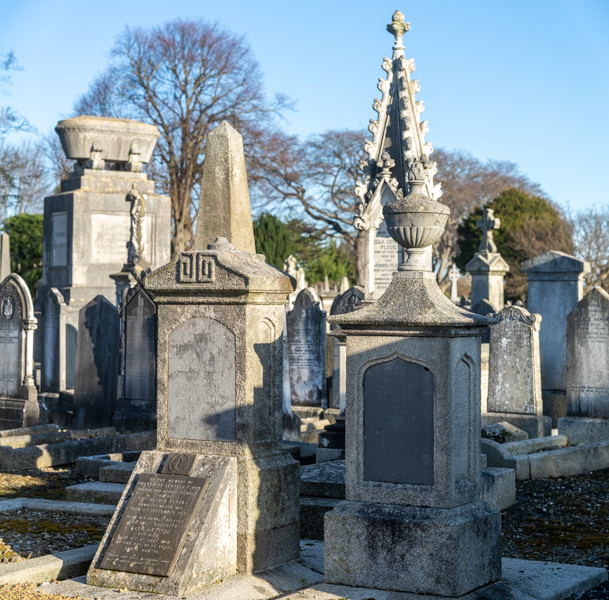 THE DECLINE AND RESTORATION OF A VICTORIAN CEMETERY 159787