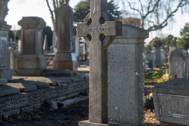 THE DECLINE AND RESTORATION OF A VICTORIAN CEMETERY 159798