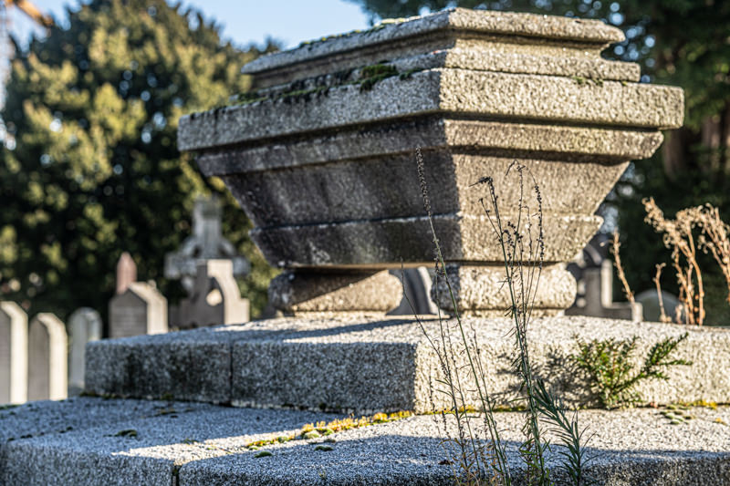 THE DECLINE AND RESTORATION OF A VICTORIAN CEMETERY 159801