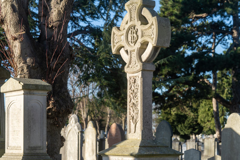 THE DECLINE AND RESTORATION OF A VICTORIAN CEMETERY 159807