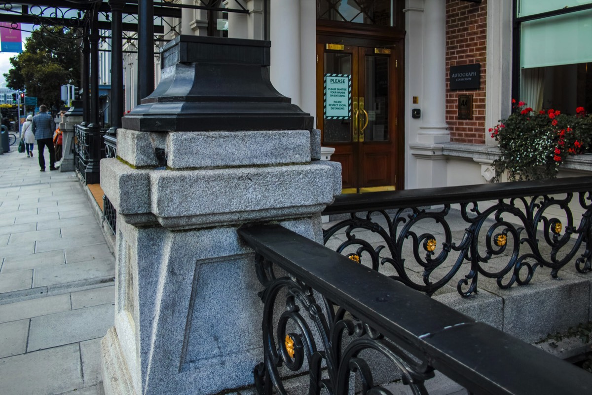 EMPTY PLINTHS OUTSIDE THE SHELBOURNE HOTEL THE STATUES ARE TO BE RETURNED  002